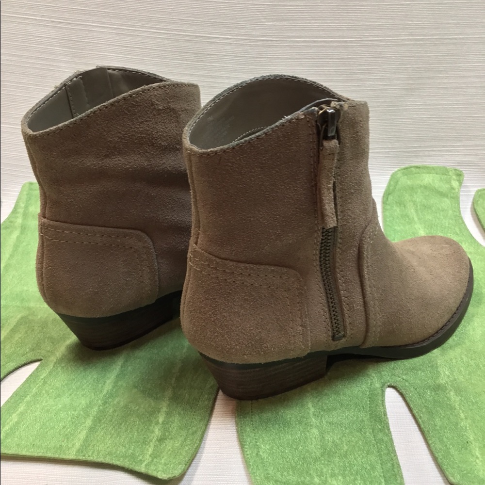 Go with all Nine West Neutral, Low Heels Booties - Picture 4 of 7